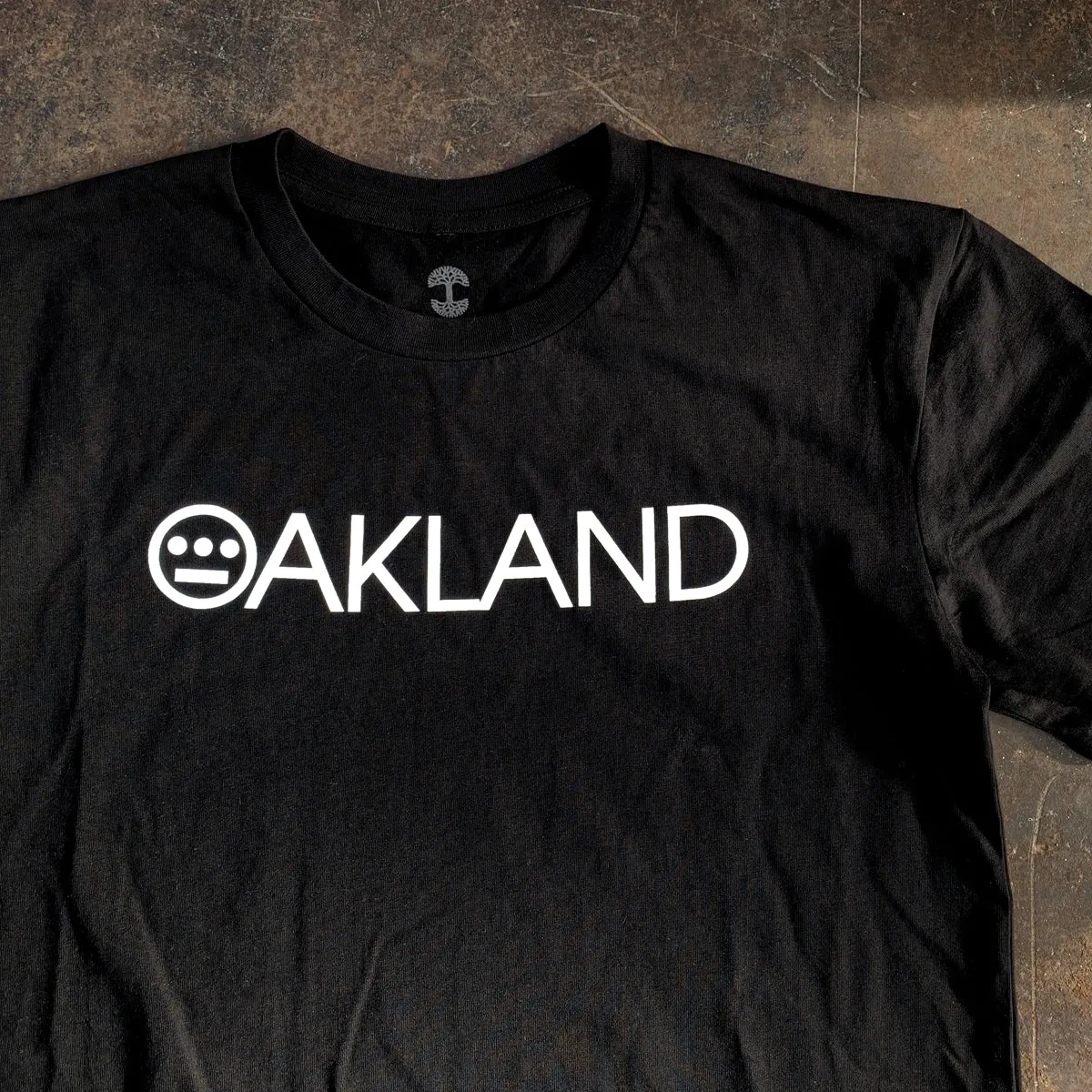 Hieroakland Tee