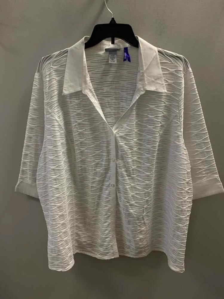 MAGGIE BARNES PLUS SIZES Size 4X White 3/4 LENGTH TOP