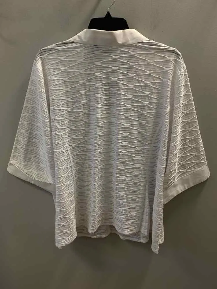 MAGGIE BARNES PLUS SIZES Size 4X White 3/4 LENGTH TOP