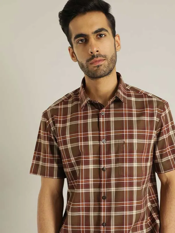 Men Checked Half Sleeve Cotton Shirt