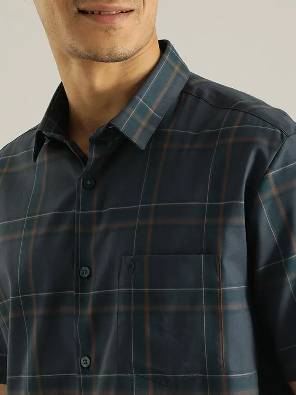 Men Checked Half Sleeve Cotton Shirt