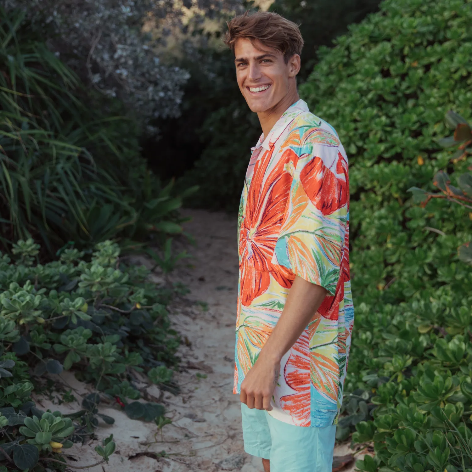 Men's Retro Shirt - Island Bisc