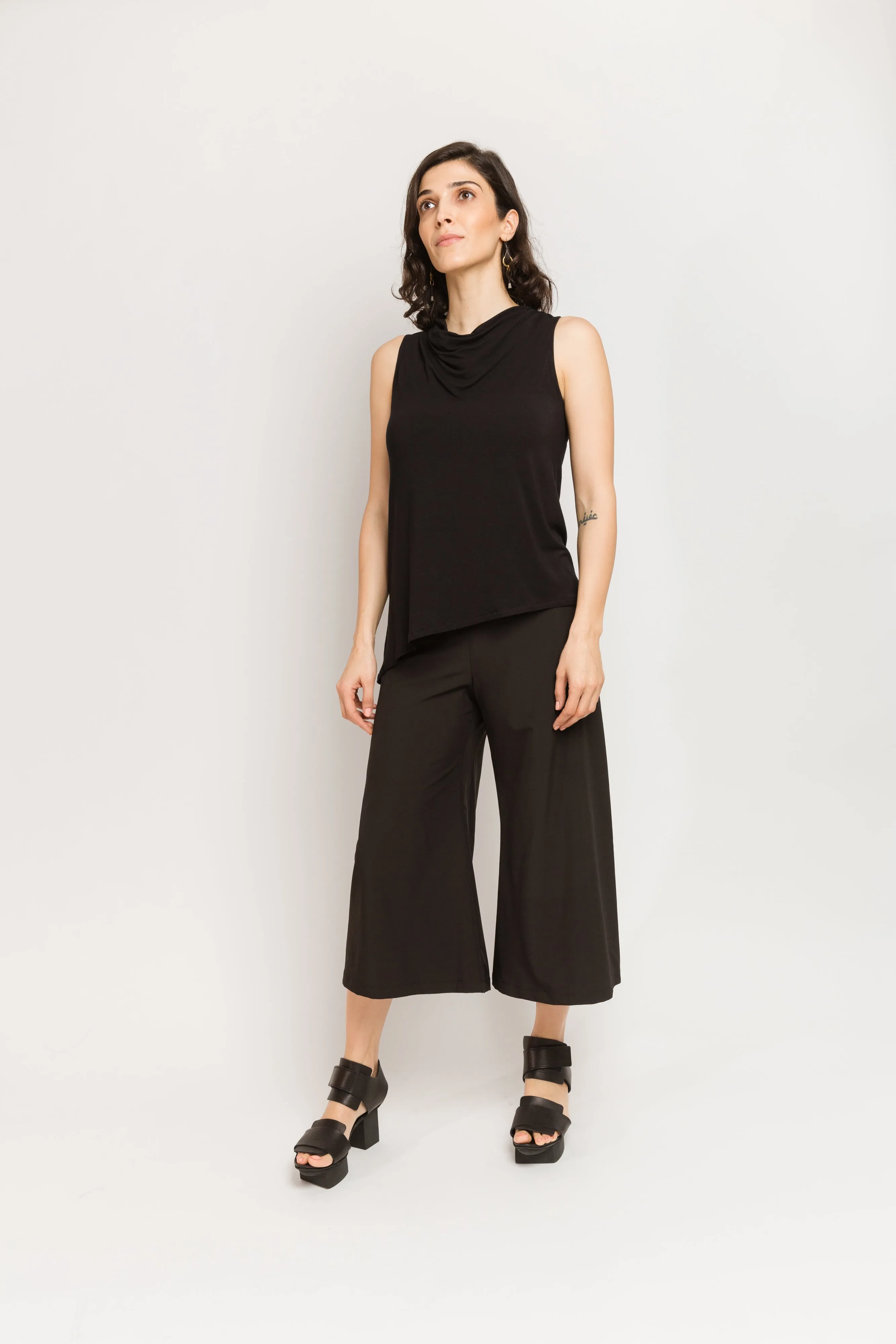 S/L Trapezoid Top | Black Bamboo